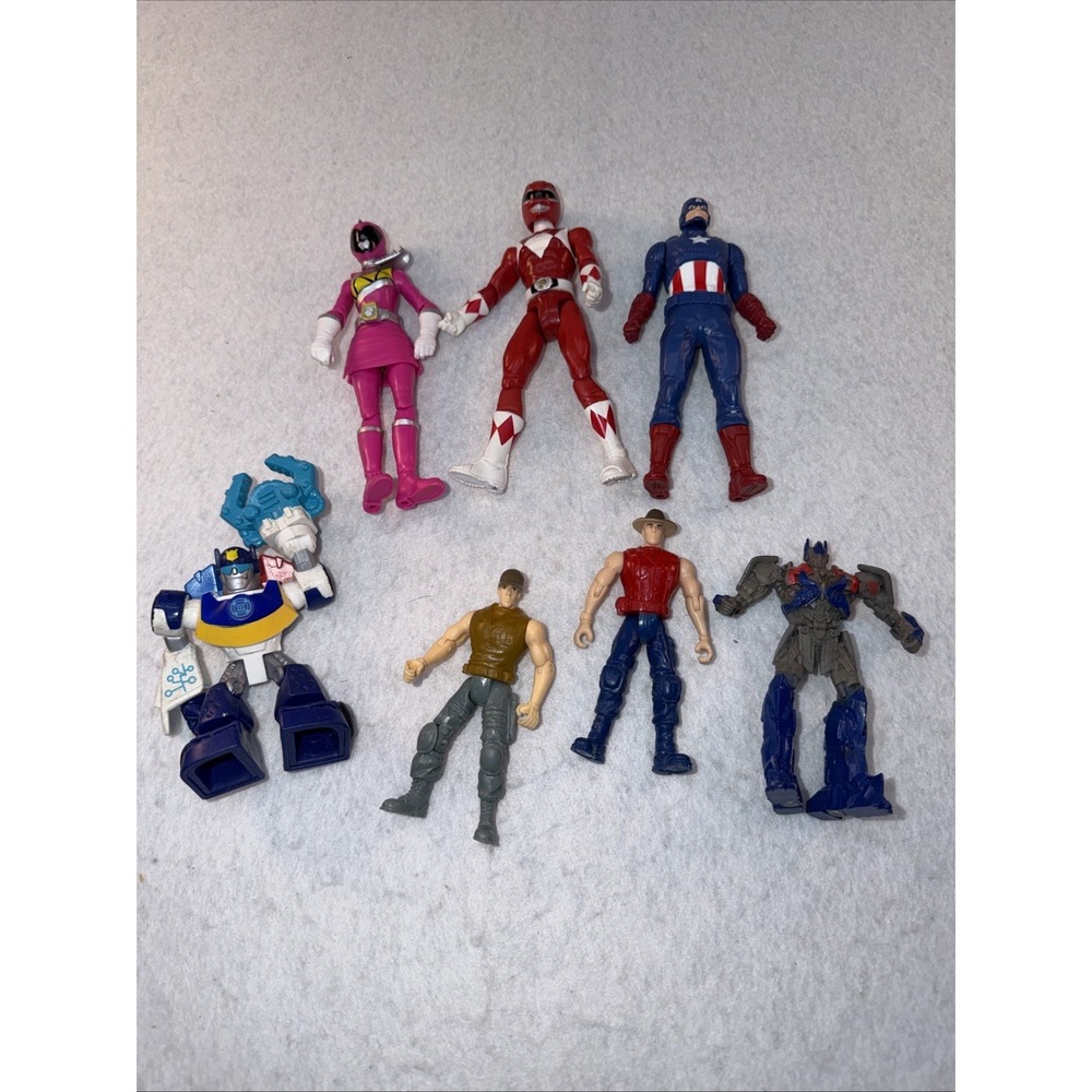 MIXED FIGURES different size, make, and themes Lot Of 7